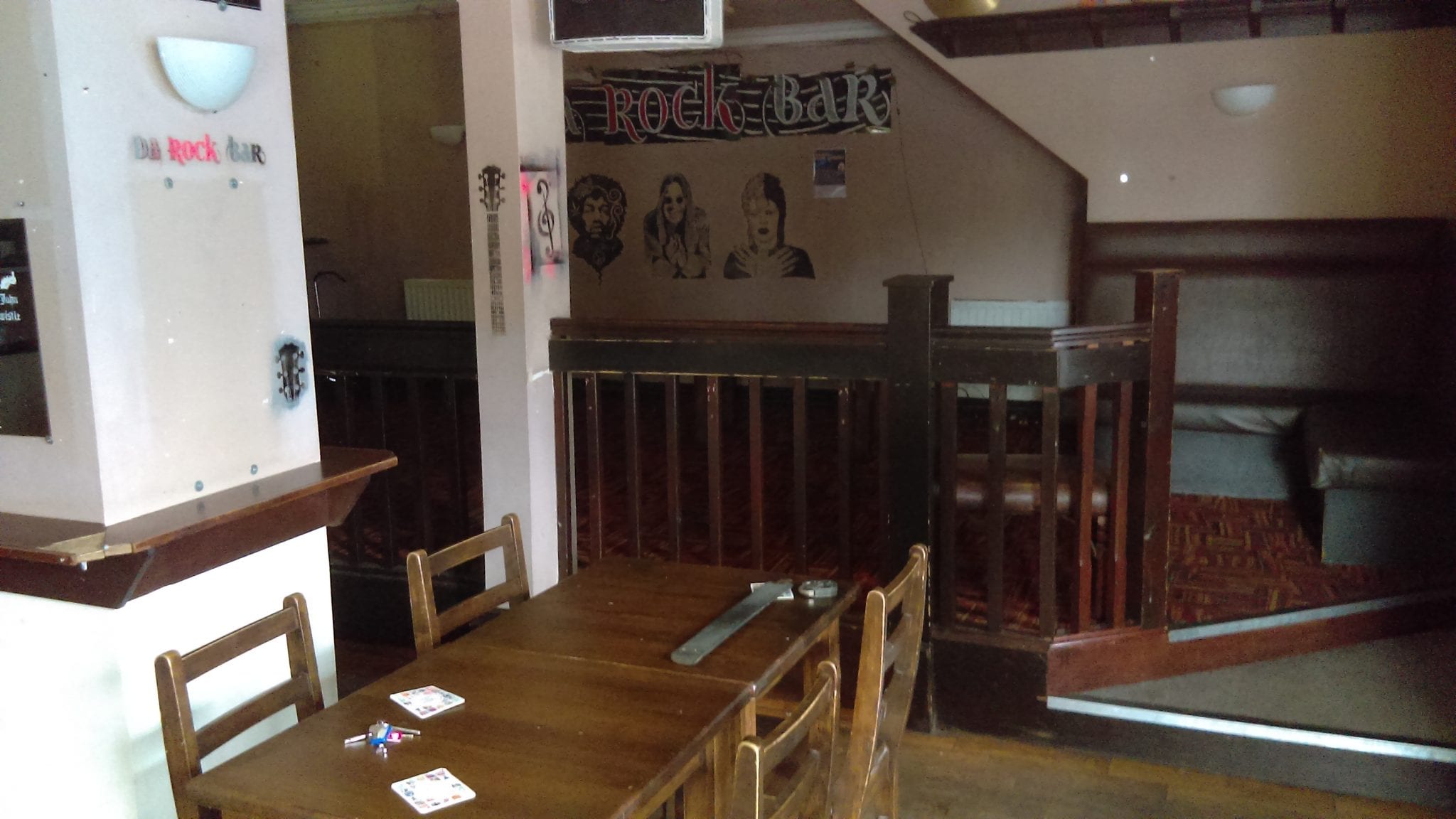 Darroch-bar-6.jpg