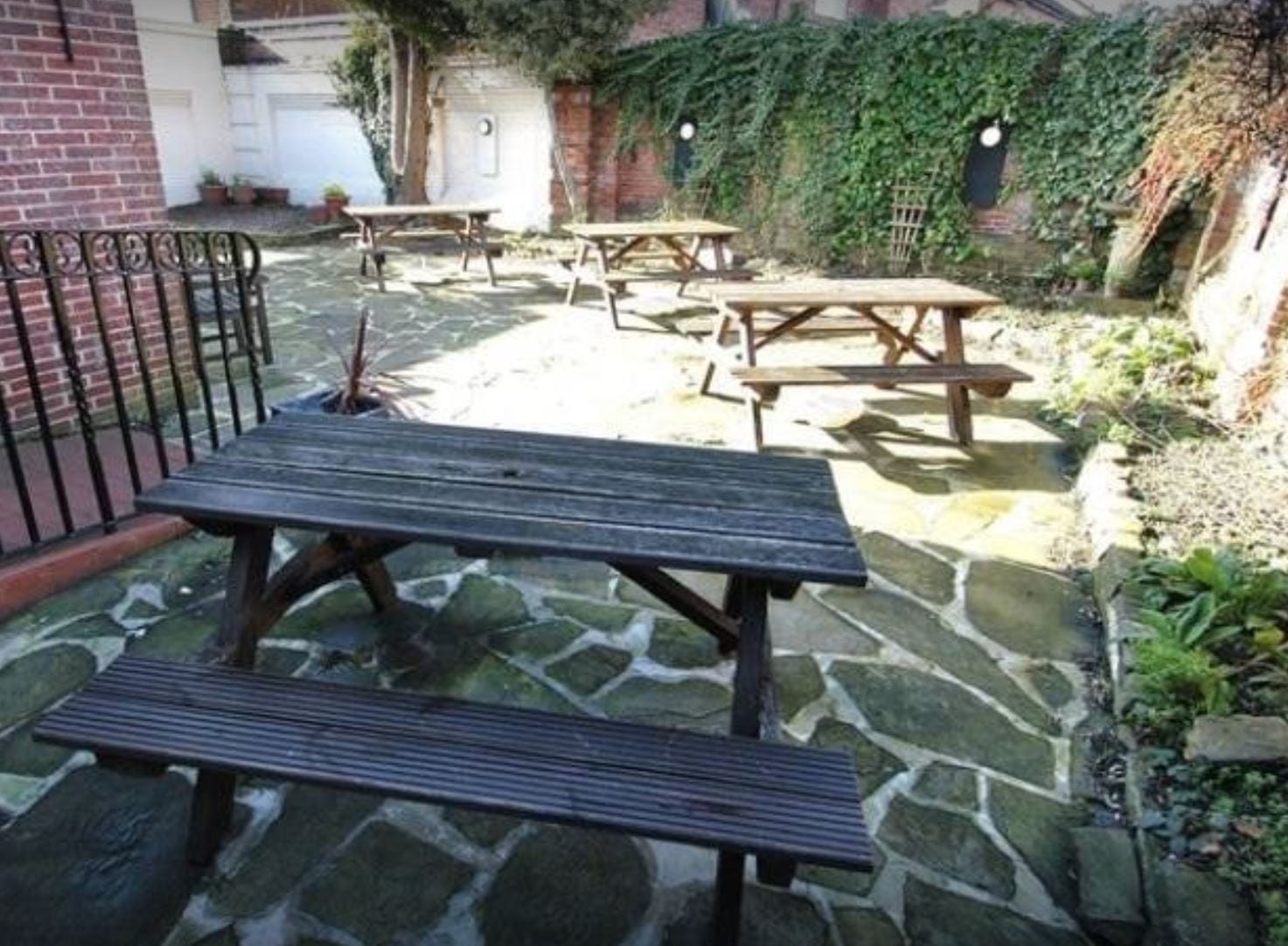 Spring Gardens Admiral Taverns