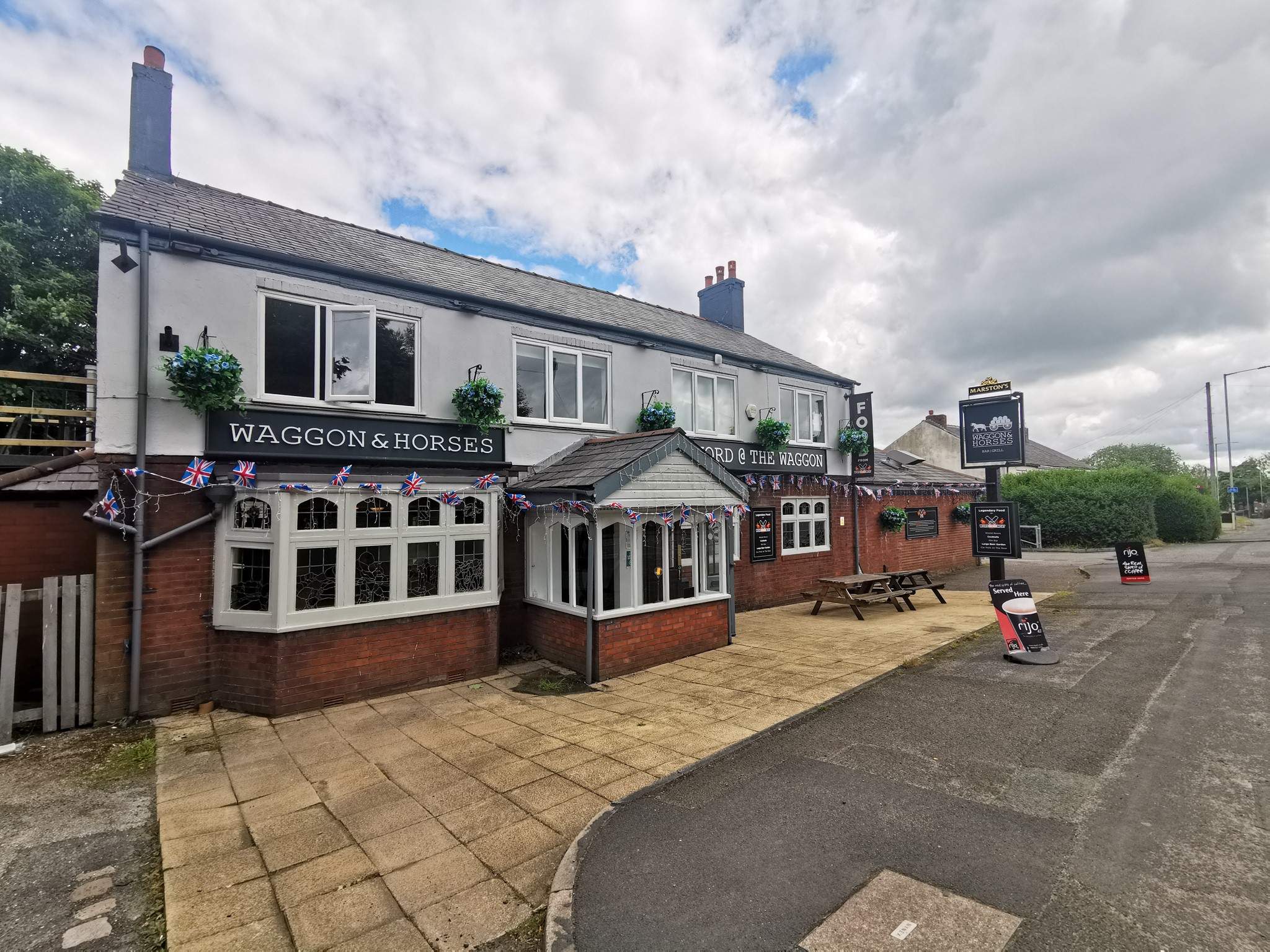 Waggon & Horses, Westhoughton Admiral Taverns