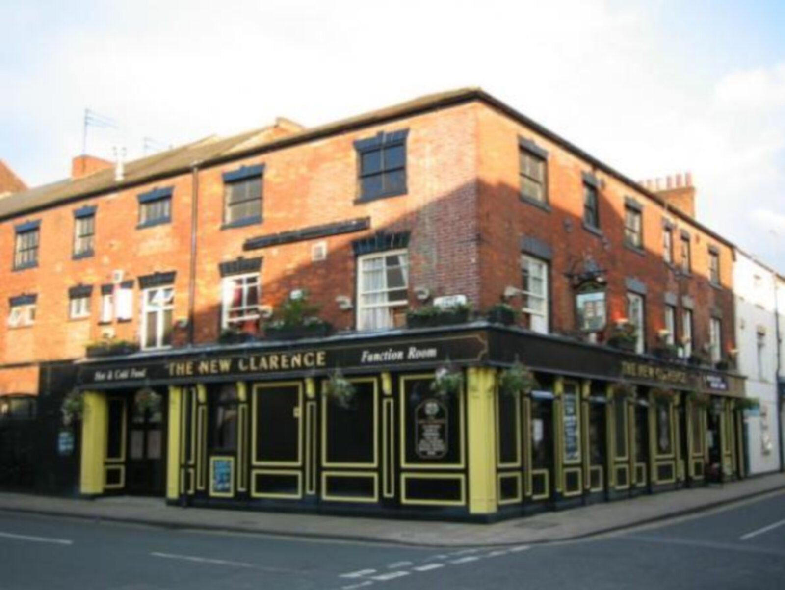 New Clarence, Hull Admiral Taverns