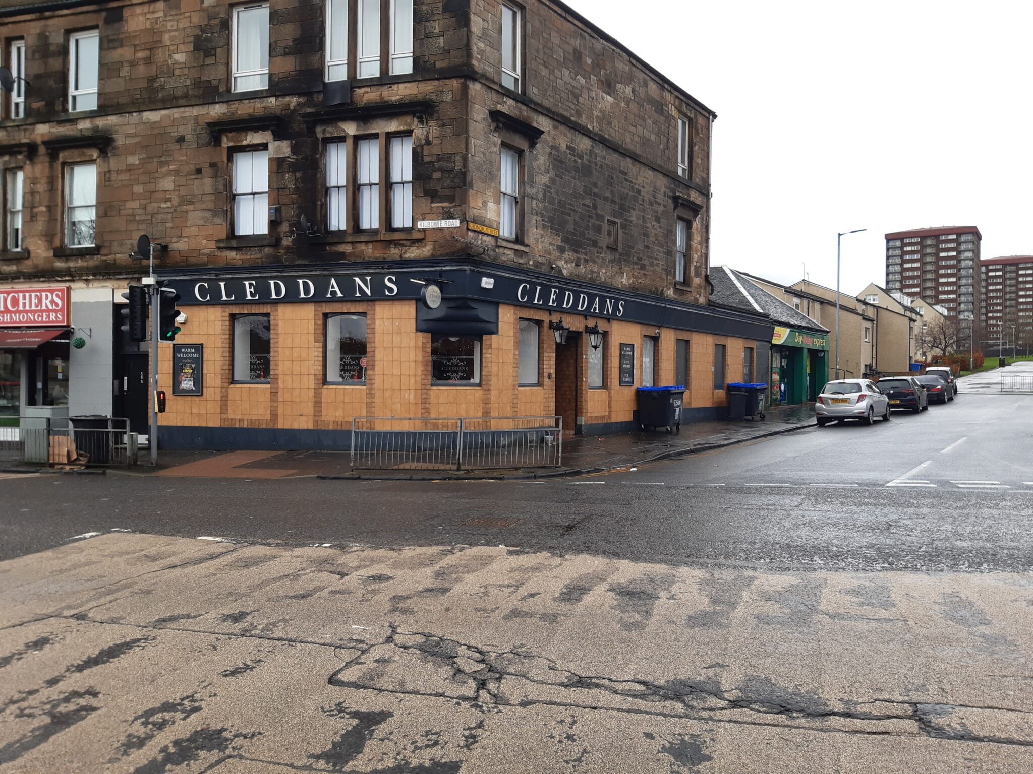 Pubs to let in Clydebank, Cleddans Bar is now available