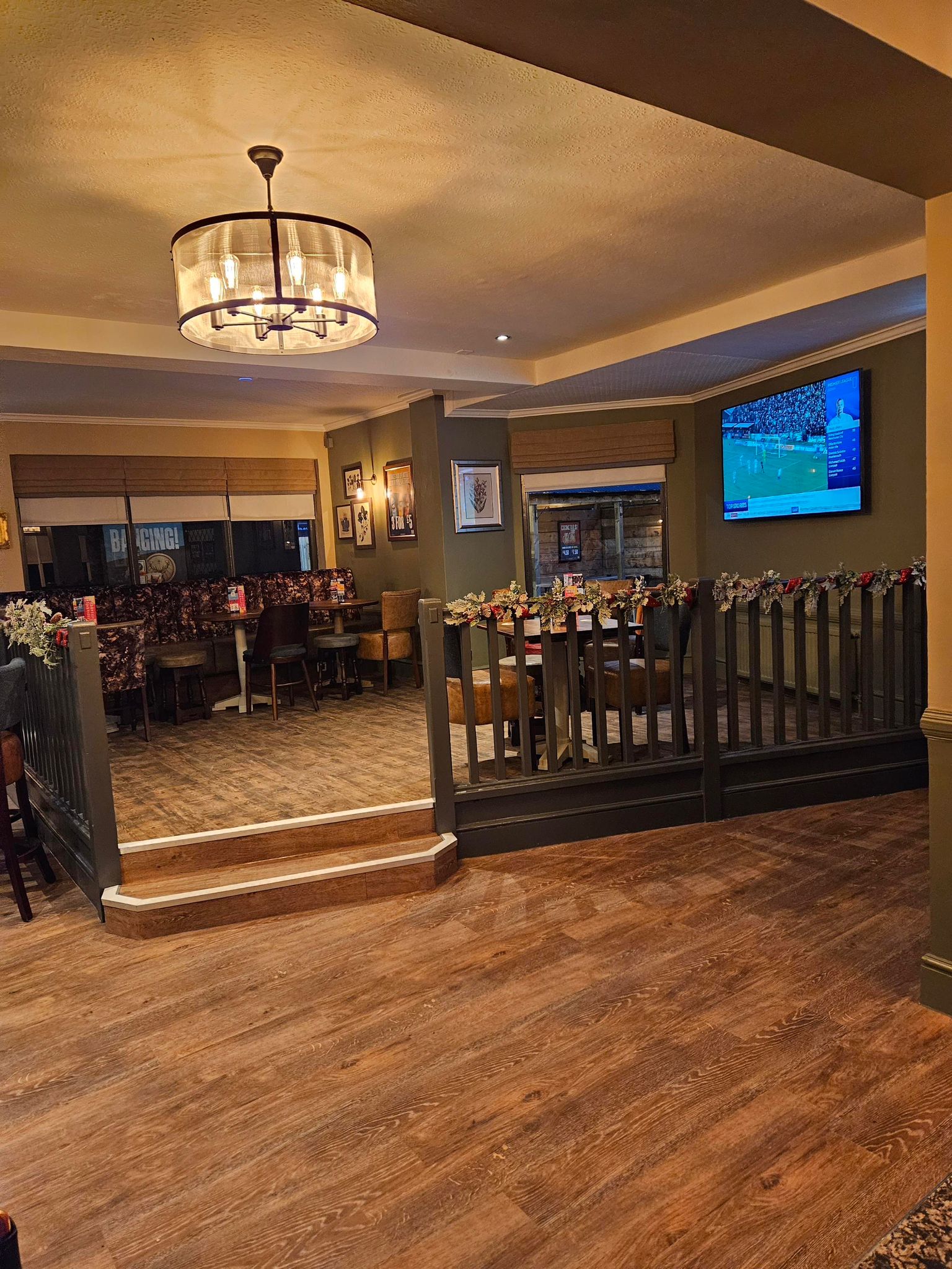 TAKE A LOOK INSIDE NEW BOREHAMWOOD PUB FOLLOWING £298,000 MAKEOVER Admiral Taverns