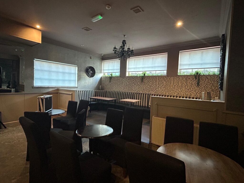 Horseshoe Bar, Airdrie Admiral Taverns