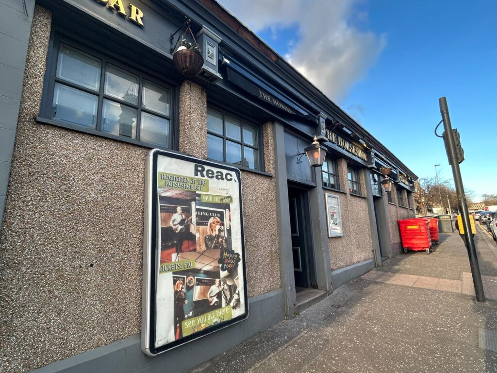 Horseshoe Bar, Airdrie Admiral Taverns